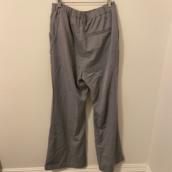 H&M Light Grey Trousers with Chain - Picture 2 of 7